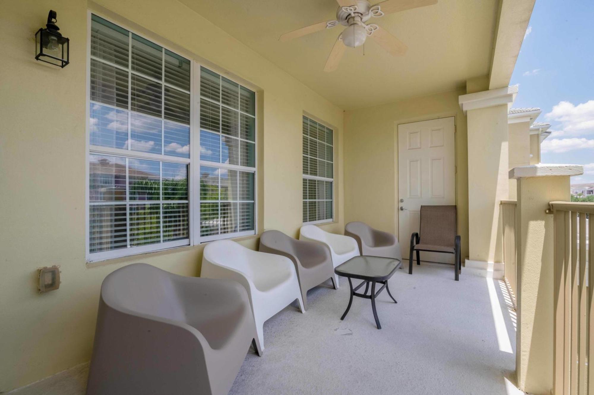 New! Stunning Vista Cay Luxury Near Theme Parks, And Walk To The Convention Center Apartment Orlando