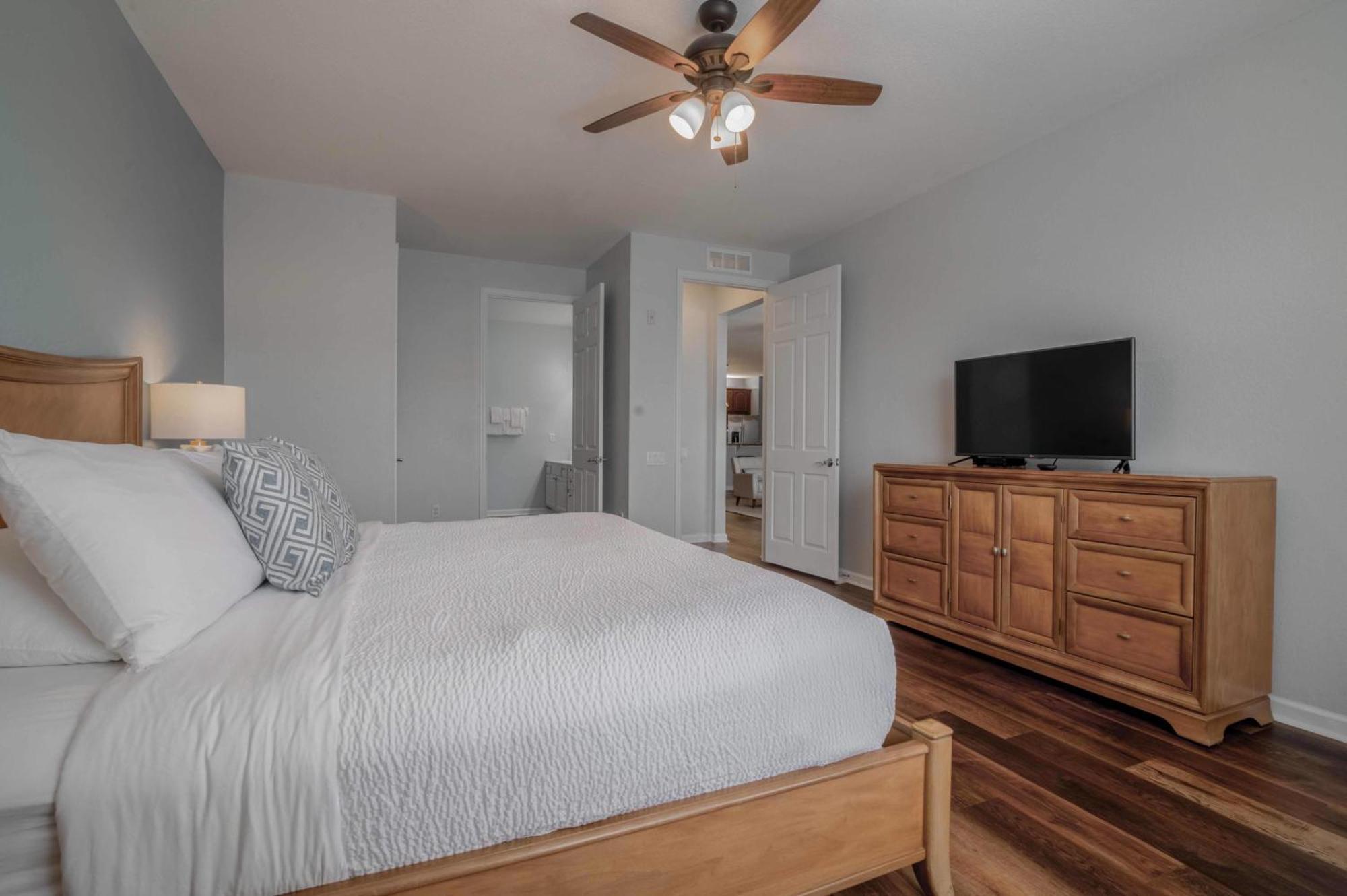 New! Stunning Vista Cay Luxury Near Theme Parks, And Walk To The Convention Center * Orlando