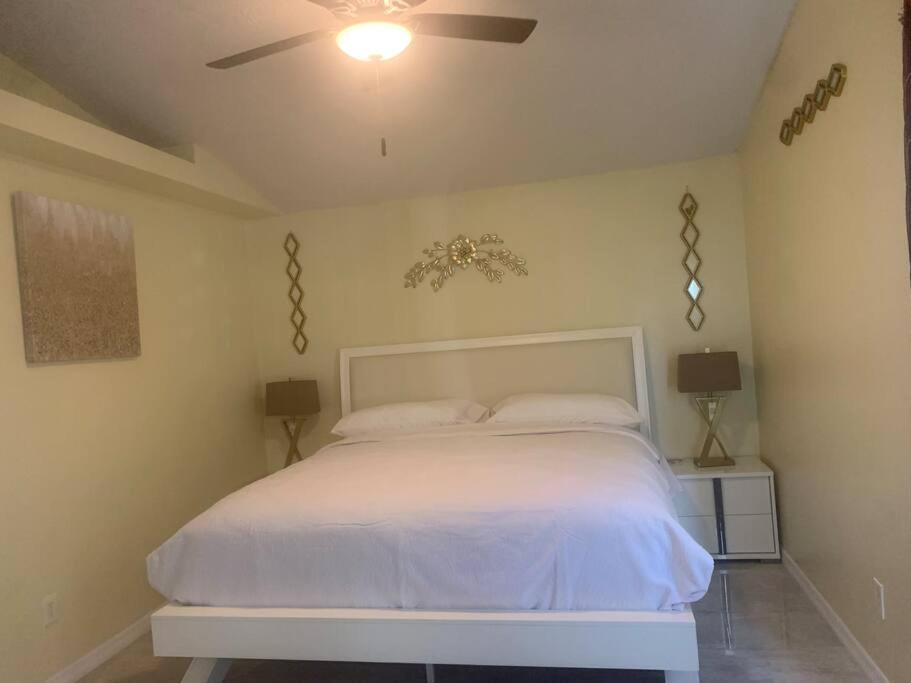 Universal Bn B Retreat Holiday home