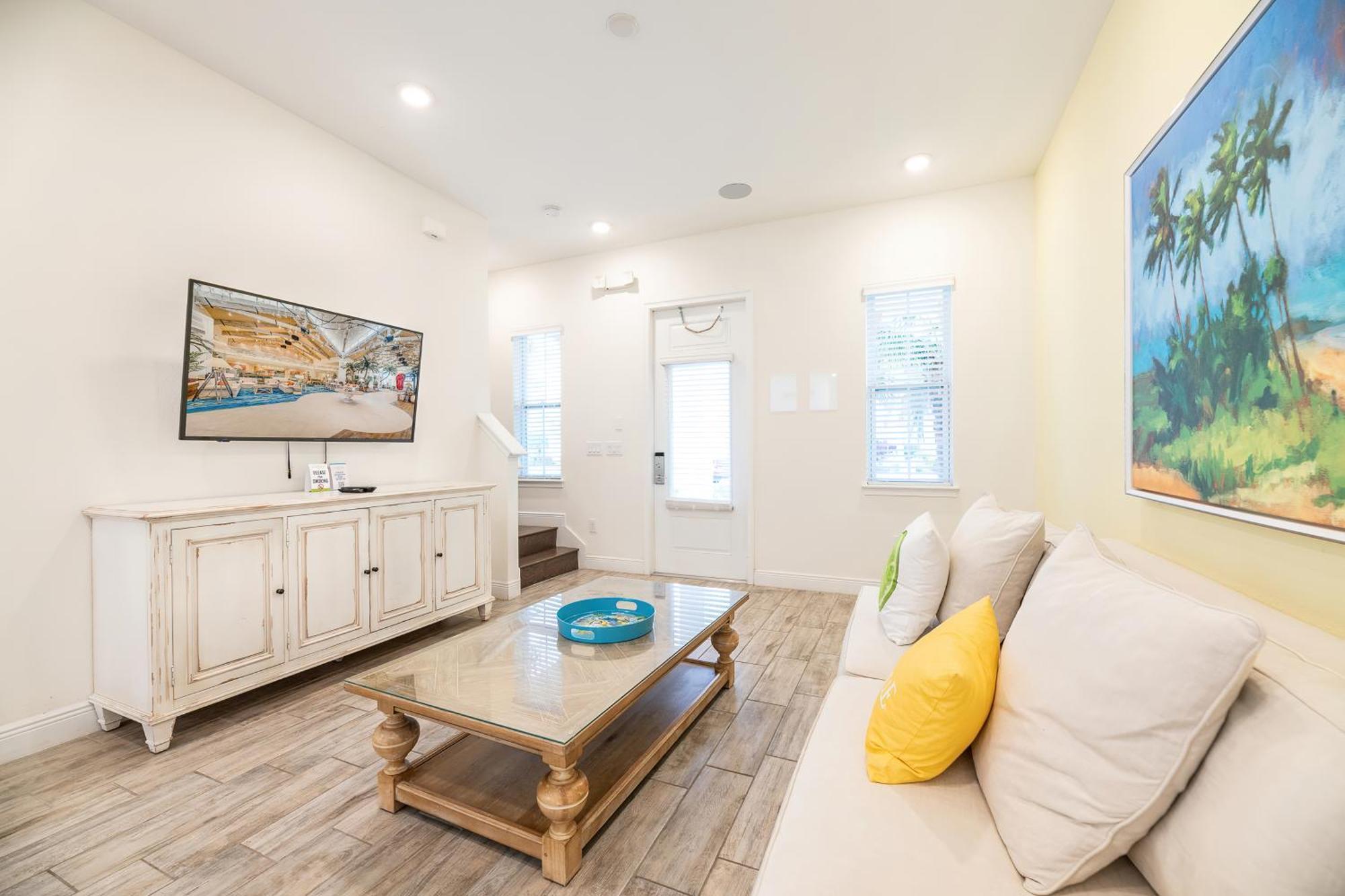 Holiday home Inviting With Private Hot Tub Near With Margaritaville Access - 8072dr