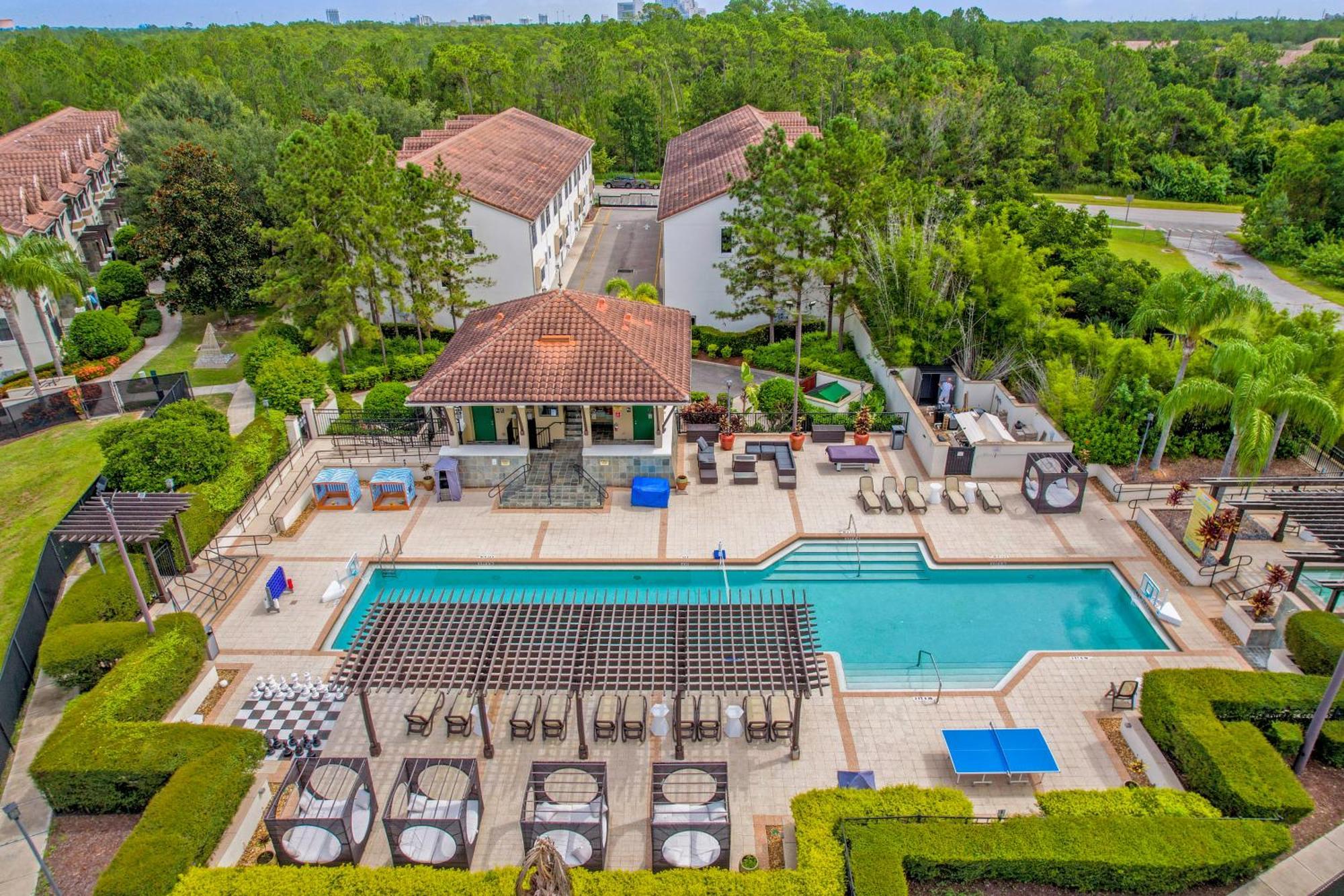 Holiday home 4br Family Townhouse In - With Pool, Gym, Games, & Jacuzzi Orlando