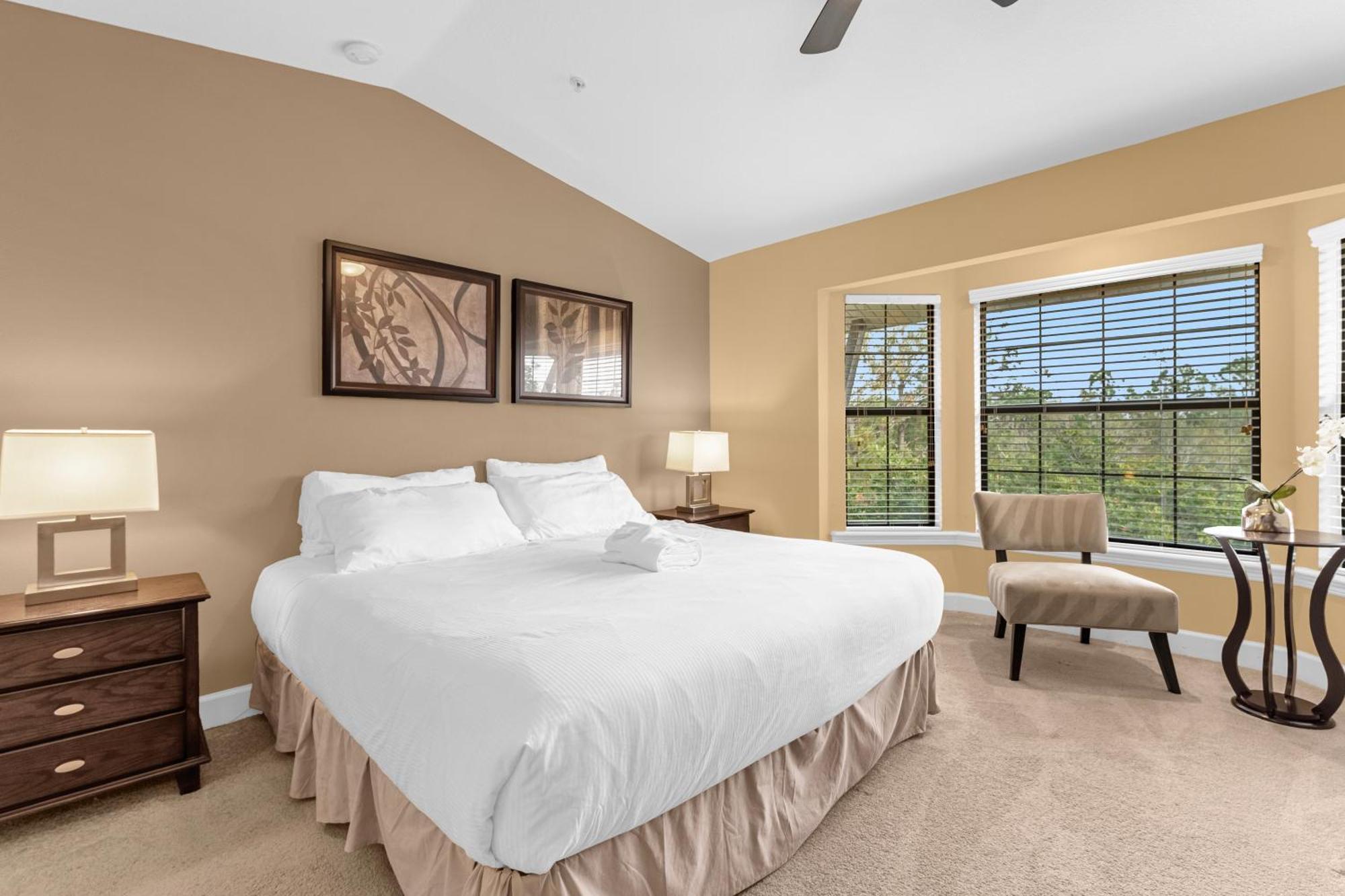 4br Family Townhouse In - With Pool, Gym, Games, & Jacuzzi Holiday home