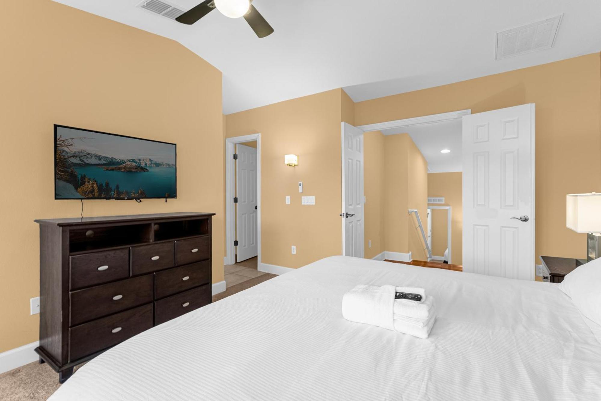 Holiday home 4br Family Townhouse In - With Pool, Gym, Games, & Jacuzzi *