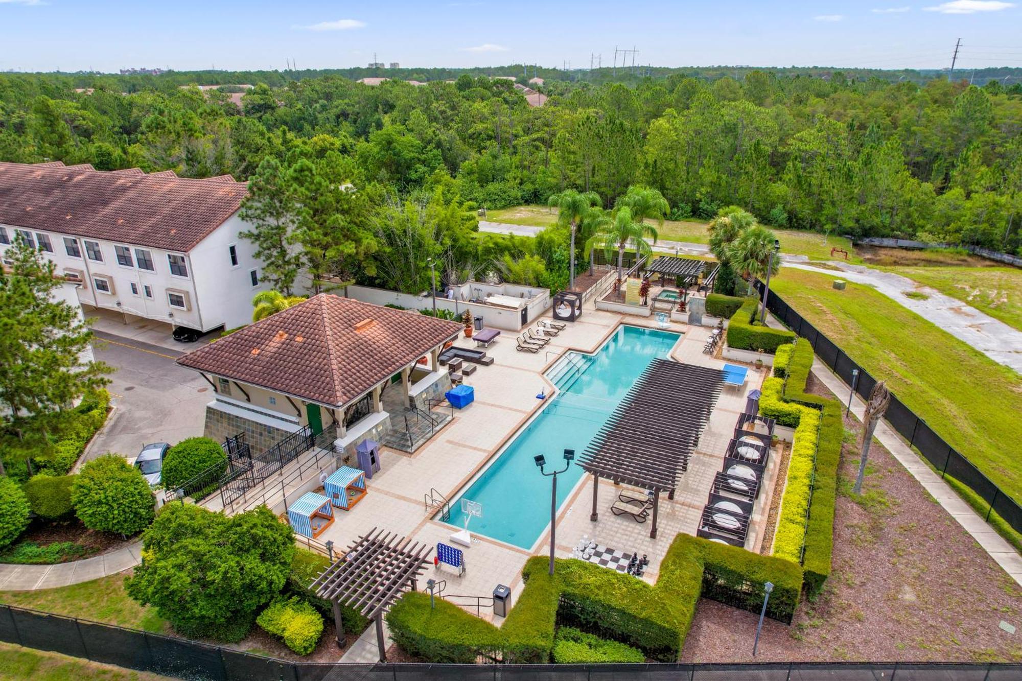 Holiday home 4br Family Townhouse In - With Pool, Gym, Games, & Jacuzzi *