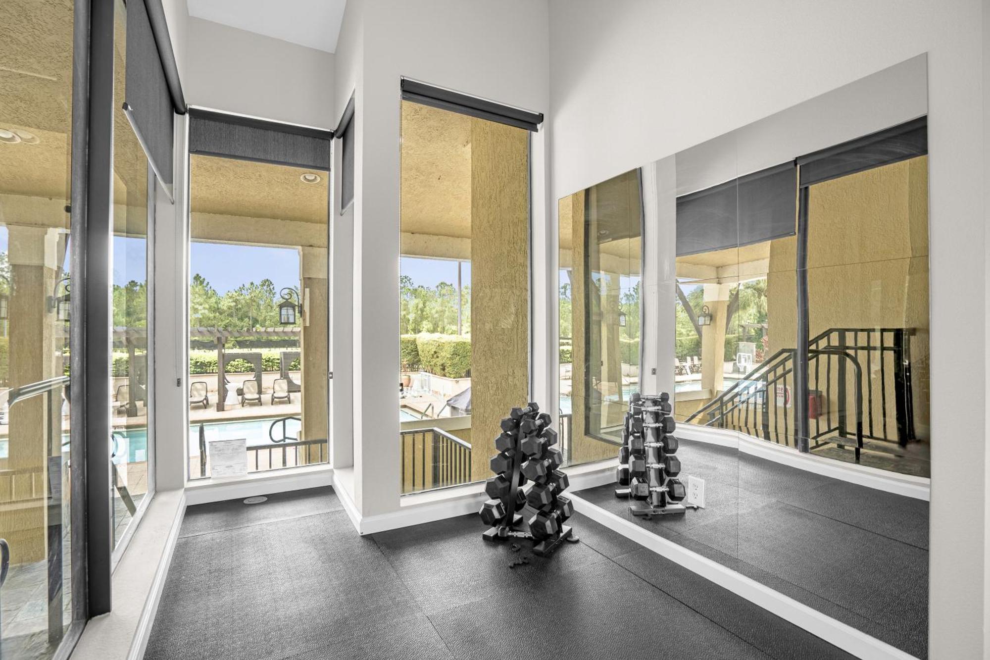 4br Family Townhouse In - With Pool, Gym, Games, & Jacuzzi * Orlando
