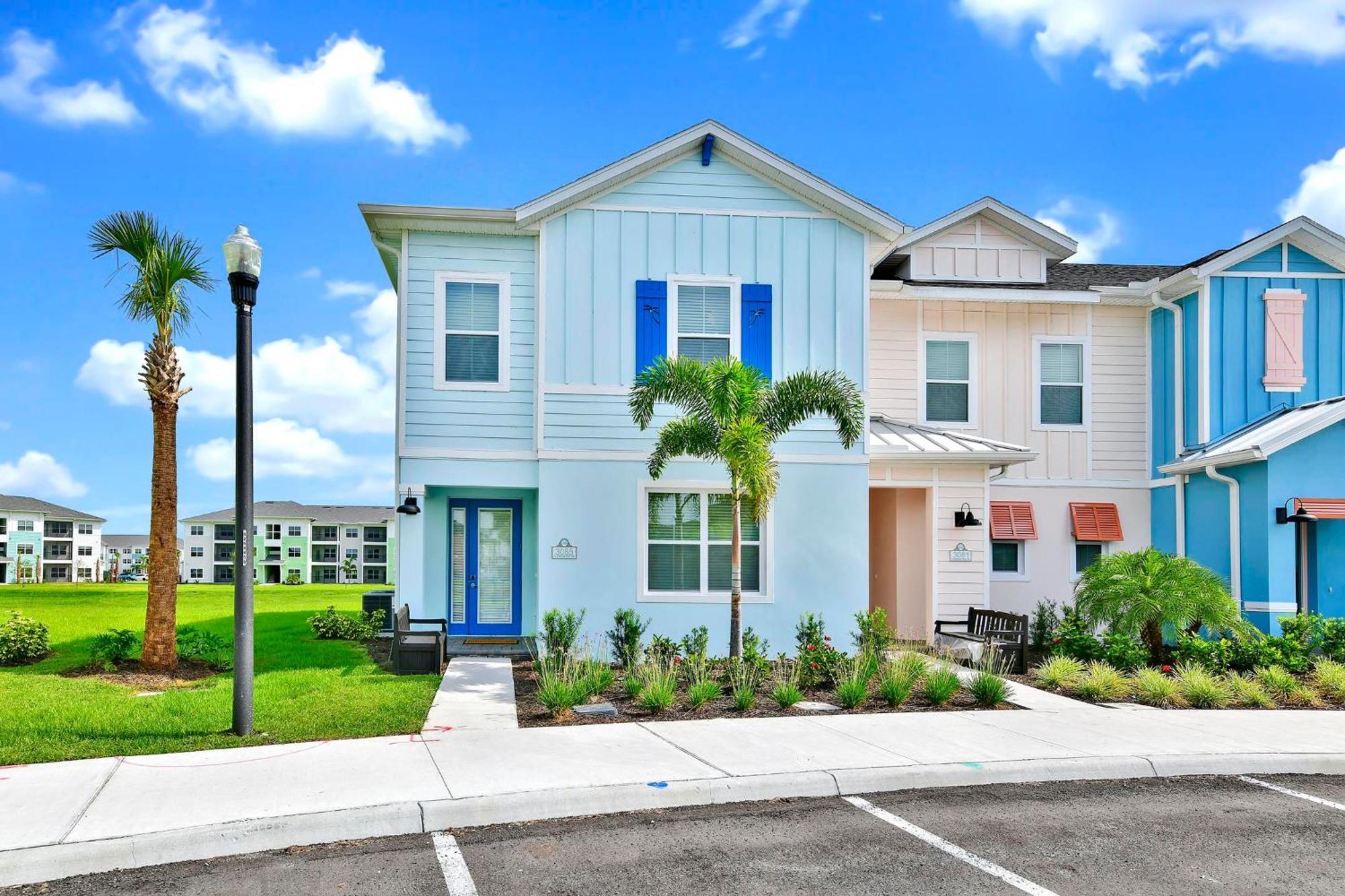 Bright Blue Near With Margaritaville Access - 3085cs *