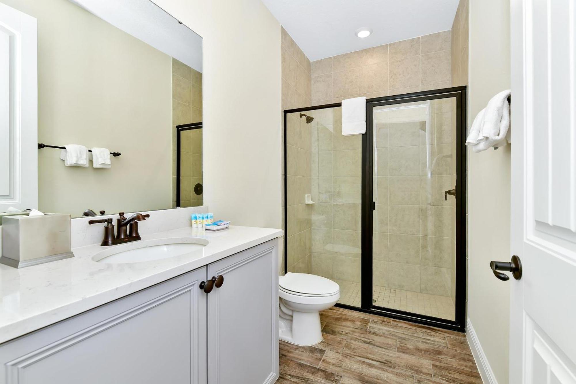 Villa Sunny Near With Margaritaville Access - 8111cp *