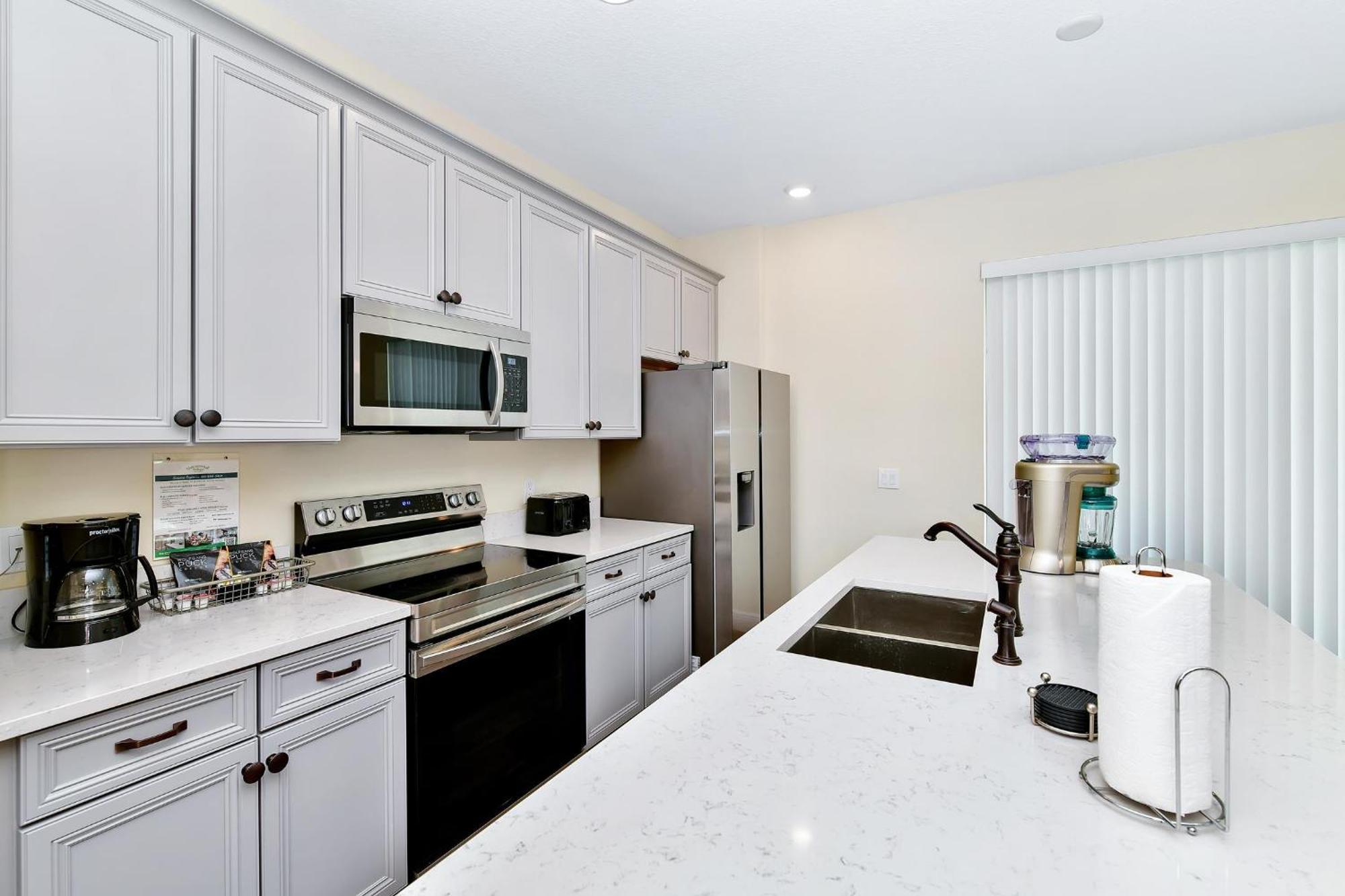 Sunny Near With Margaritaville Access - 8111cp