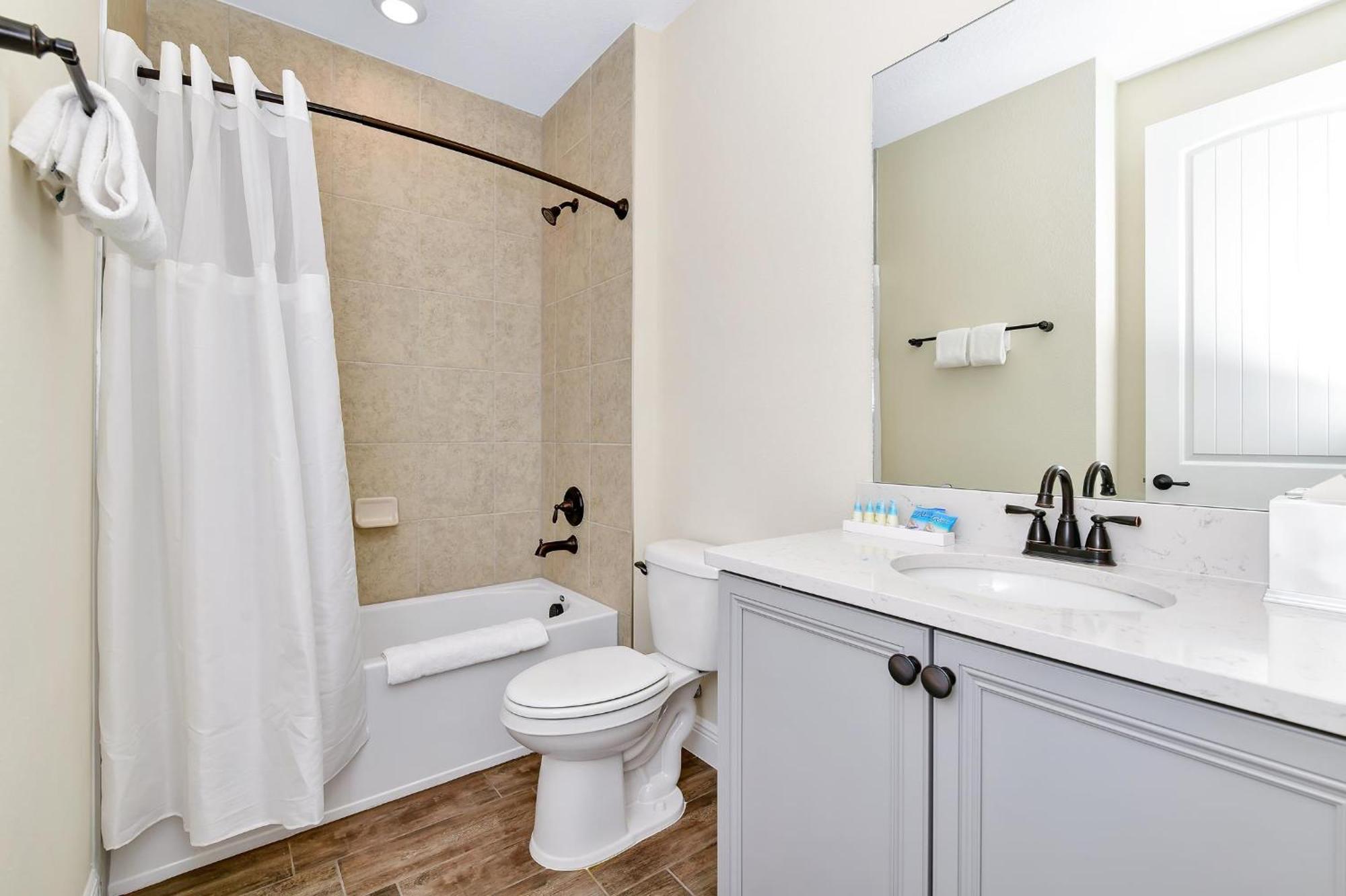 Villa Comfy Near With Margaritaville Access - 8150cp