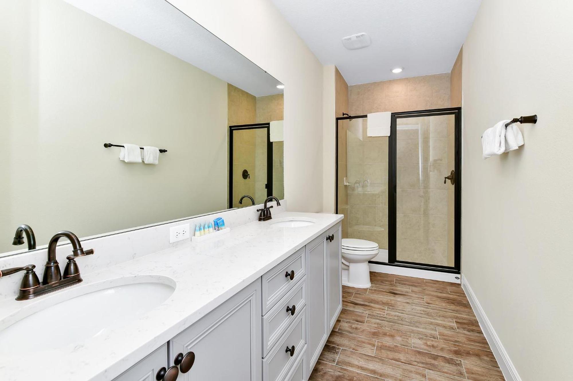 Villa Comfy Near With Margaritaville Access - 8150cp