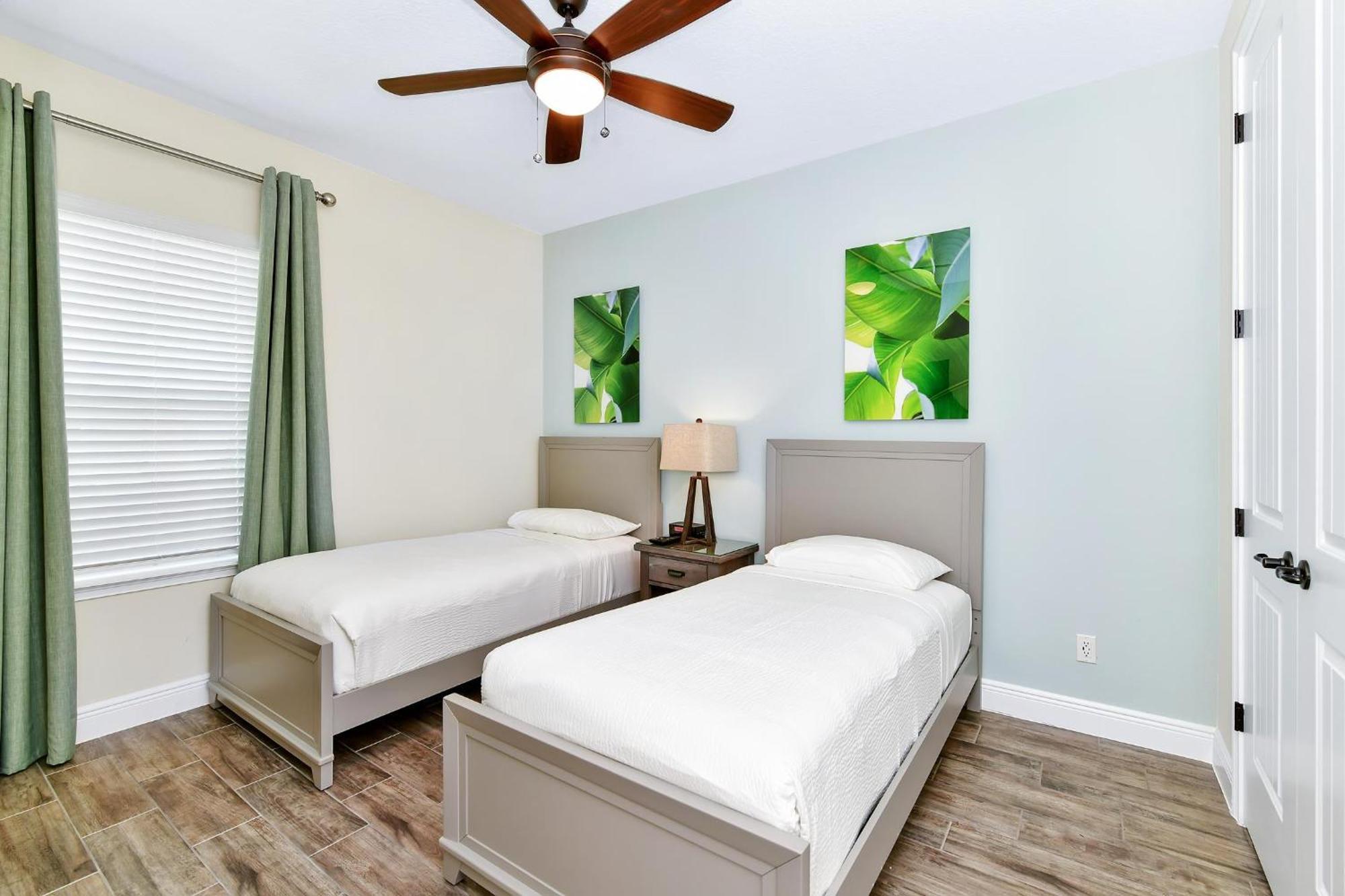 Comfy Near With Margaritaville Access - 8150cp
