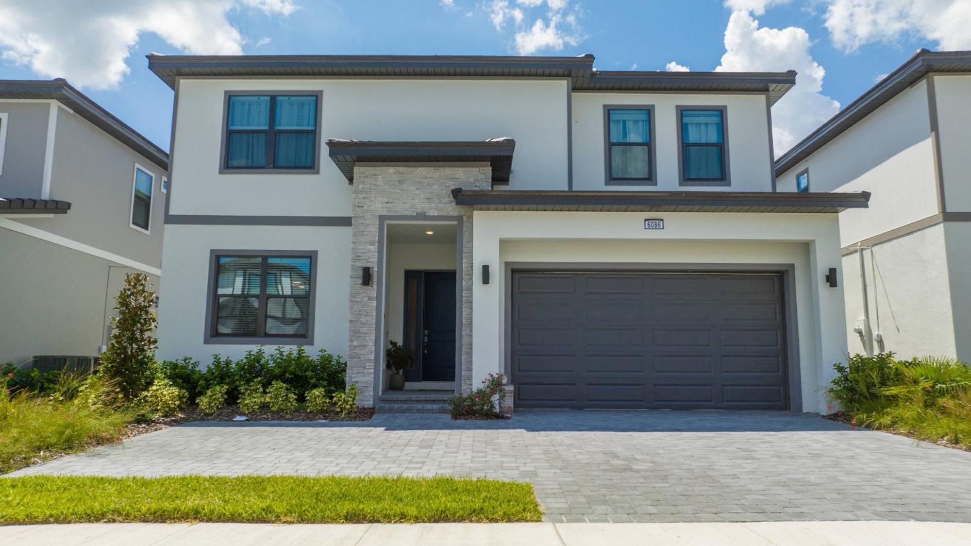 Holiday home Brand New Elegance At Paradiso 6086