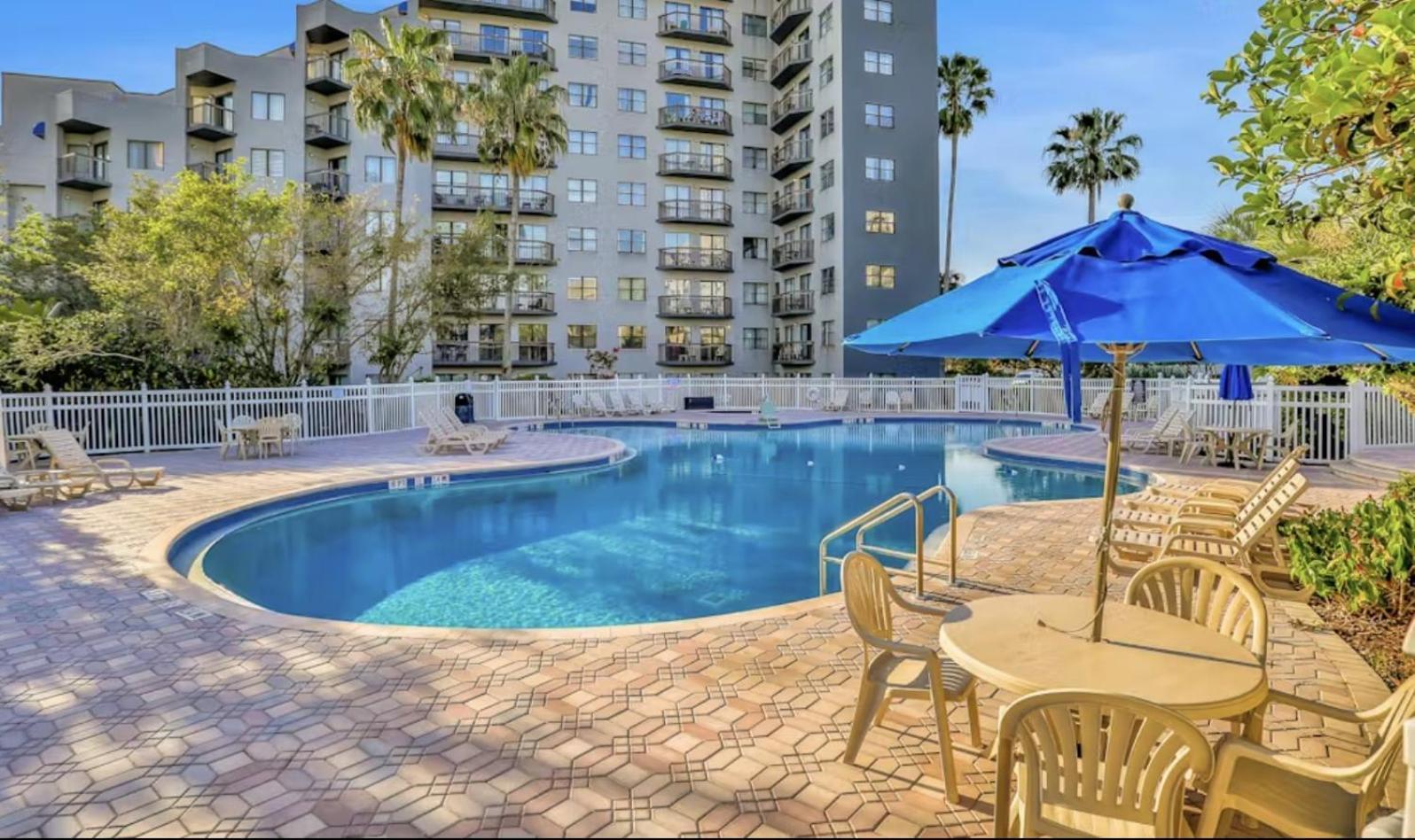 Apartment The Enclave -unit 2904 *