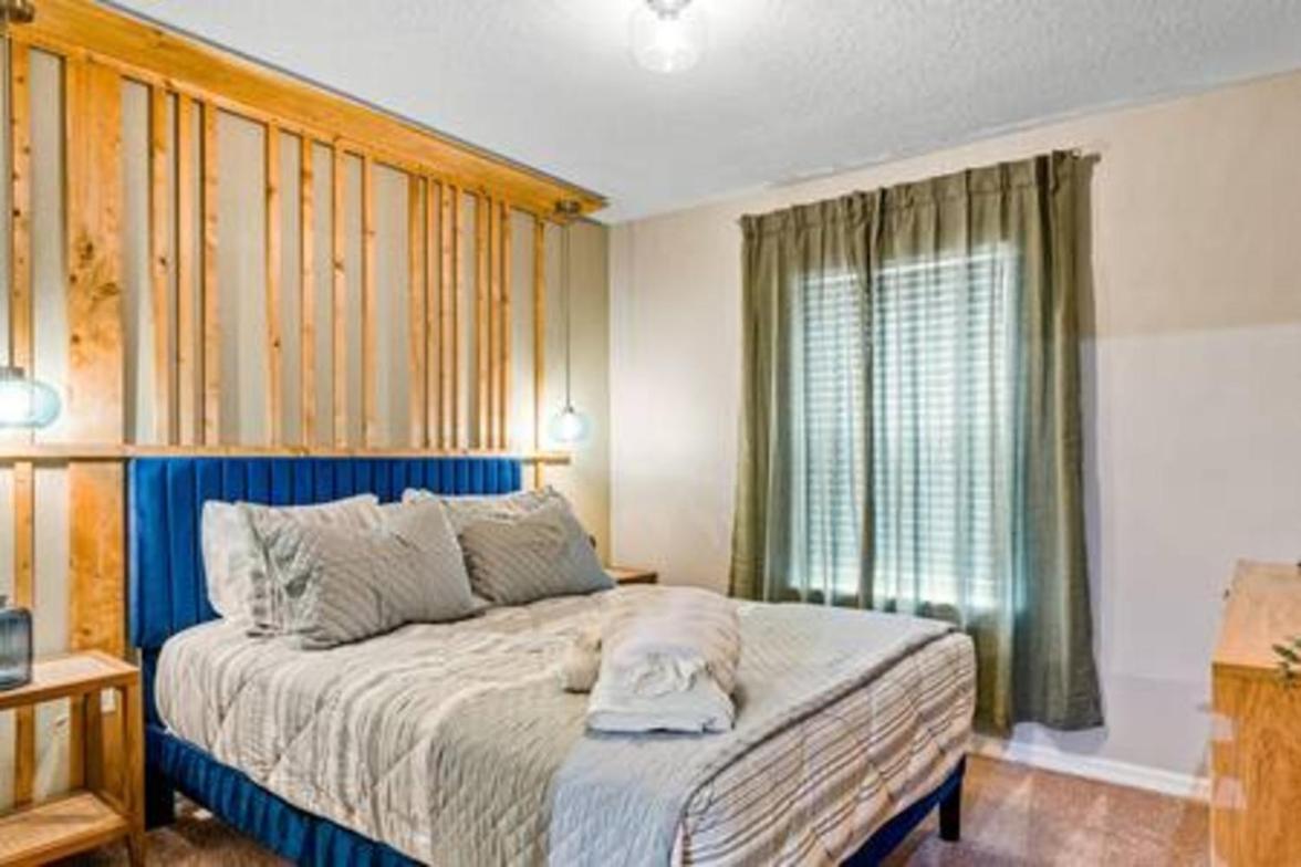 Holiday home Brand New Charming 9 Miles To Orlando