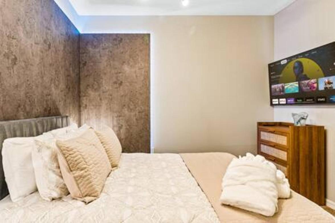 Holiday home Brand New Charming 9 Miles To