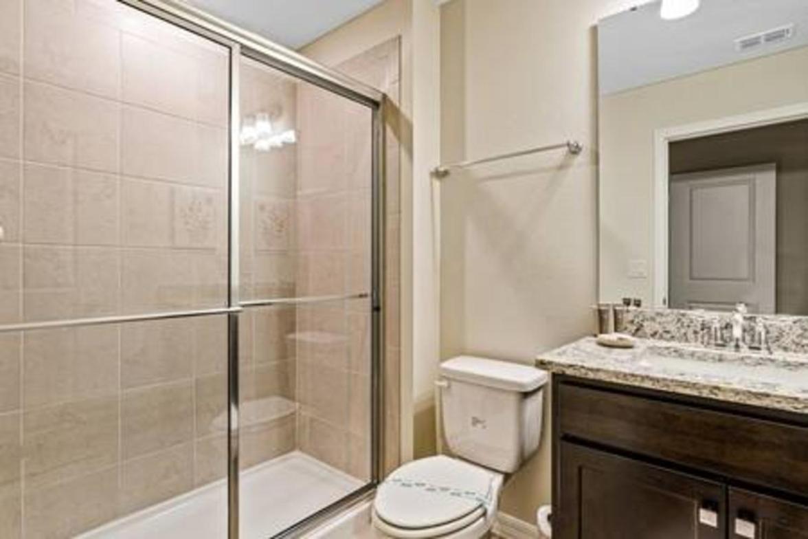 Holiday home Brand New Charming 9 Miles To Orlando