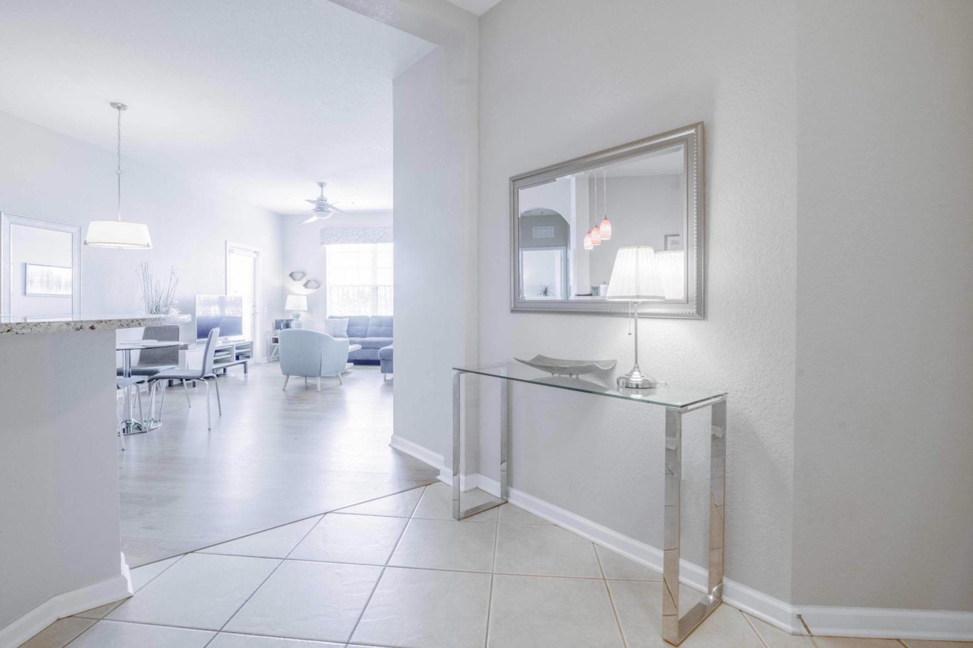 Fantastic Vista Cay Luxury Executive Near Theme Parks And Walk To Convention Center Holiday home Orlando