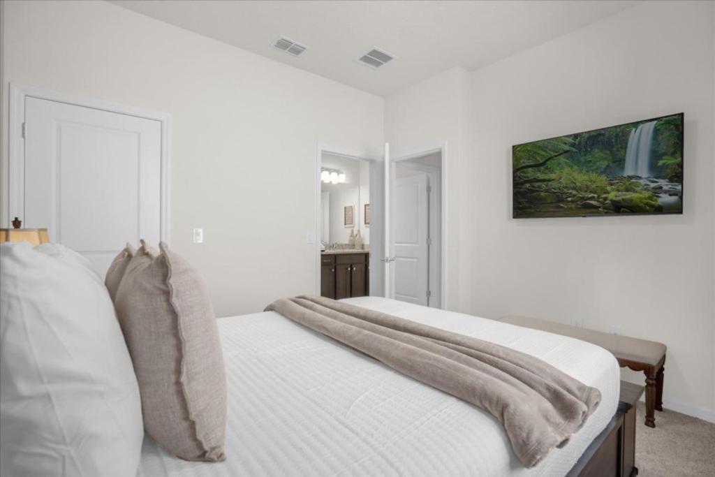 5 Bedrooms- 4 Bathrooms- Windsor Cay 1289 Er