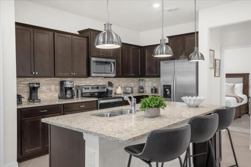 5 Bedrooms- 4 Bathrooms- Windsor Cay 1289 Er Holiday home *