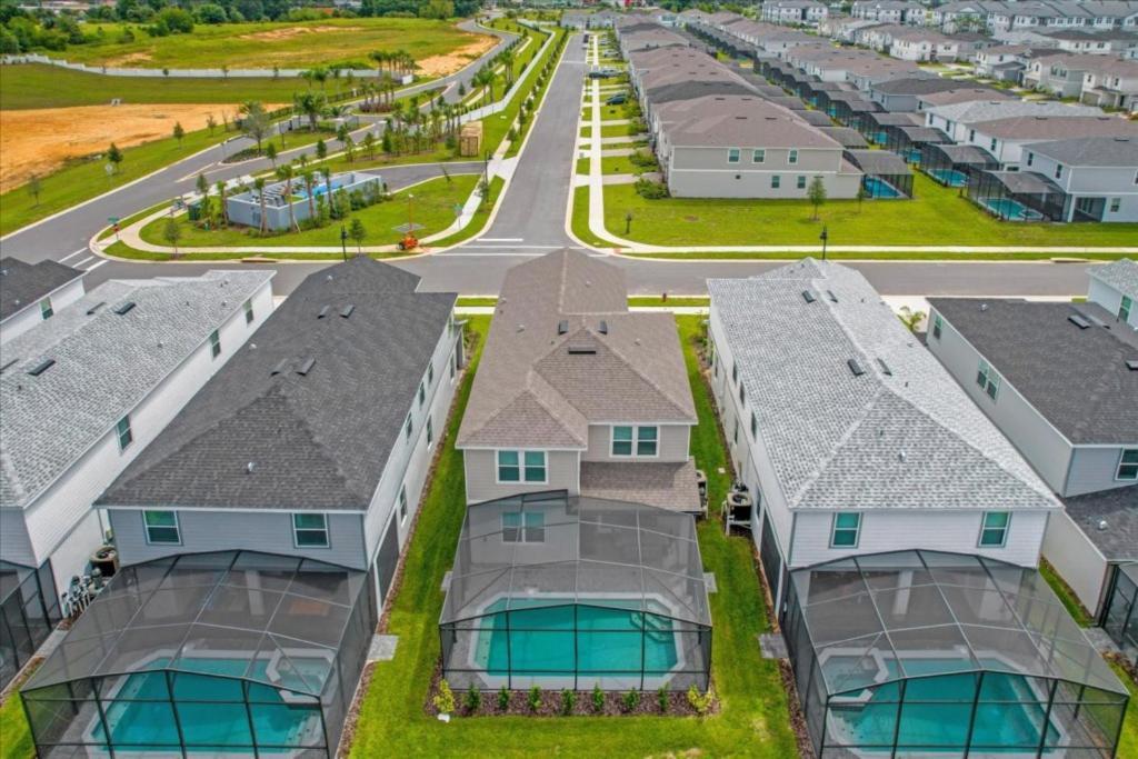 5 Bedrooms- 4 Bathrooms- Windsor Cay 1289 Er Holiday home *
