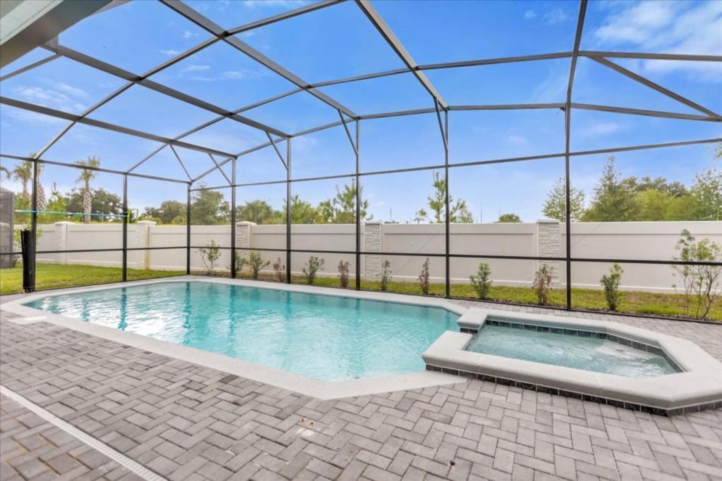 Holiday home 10 Bedrooms- 8 Bathrooms- Windsor Cay16299sk