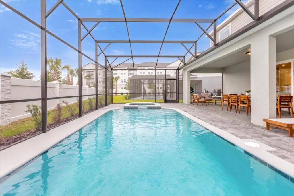 10 Bedrooms- 8 Bathrooms- Windsor Cay16299sk * Orlando