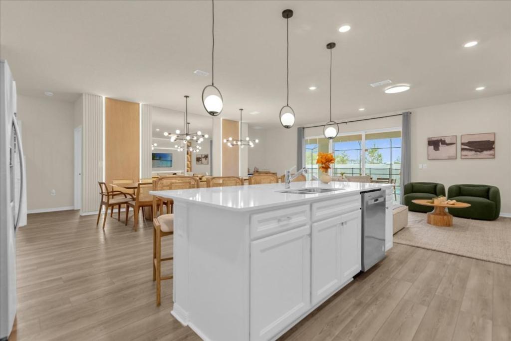 10 Bedrooms- 8 Bathrooms- Windsor Cay16299sk Orlando