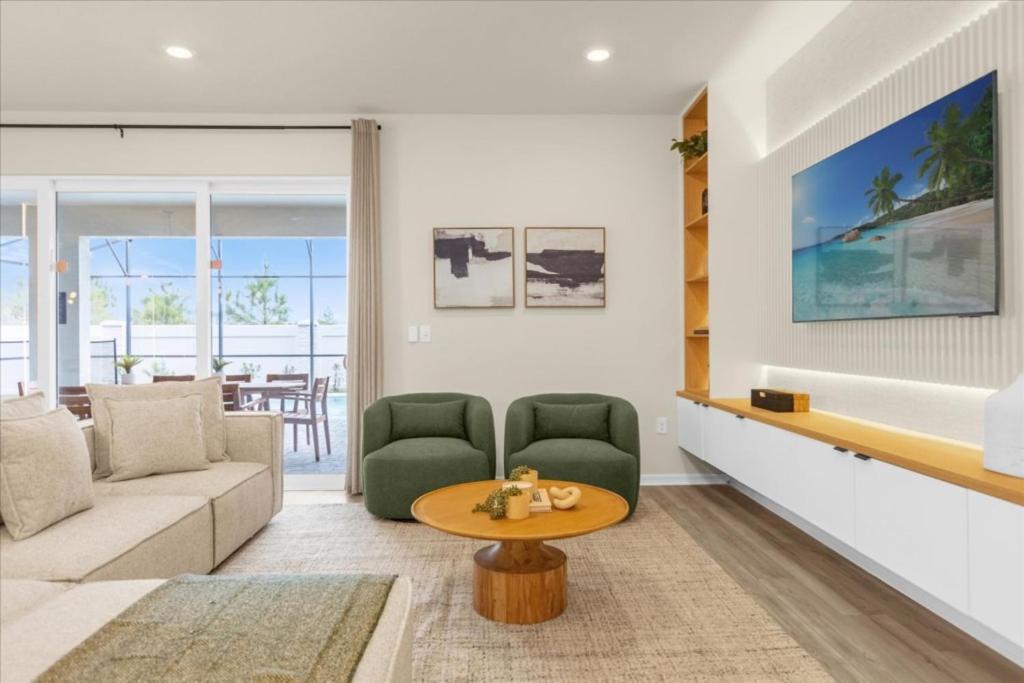 Holiday home 10 Bedrooms- 8 Bathrooms- Windsor Cay16299sk *