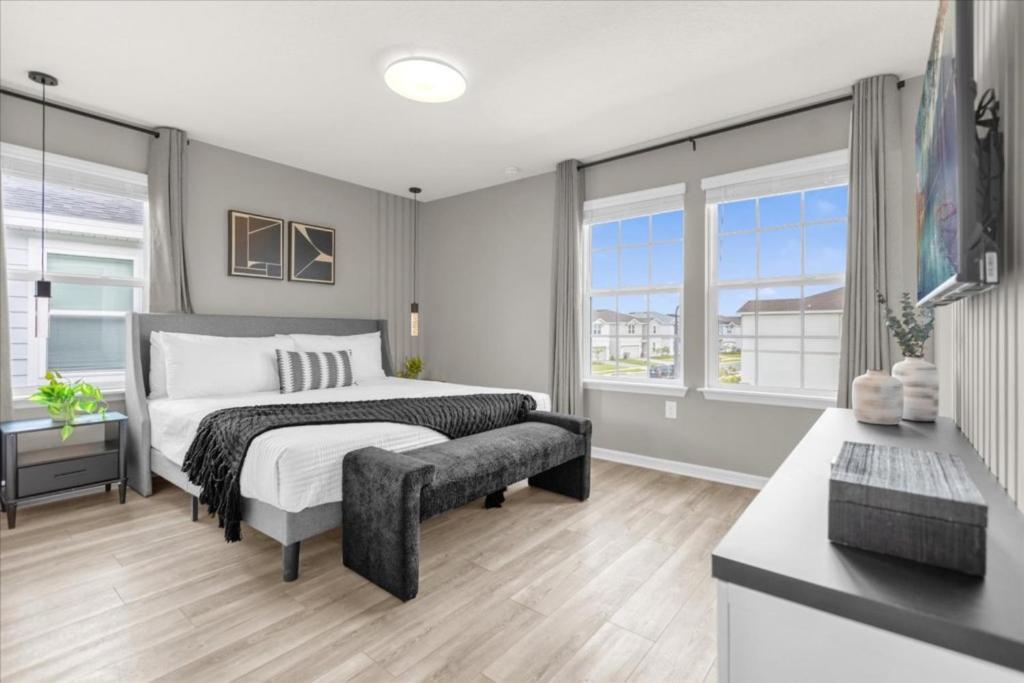 10 Bedrooms- 8 Bathrooms- Windsor Cay16299sk Orlando