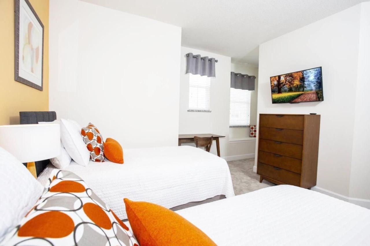 Modern Townhouse Heated Pool 1500r Holiday home Orlando