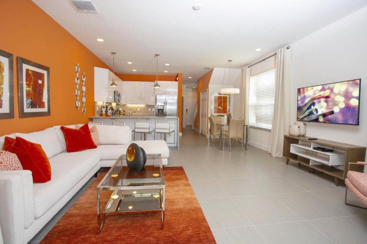 Modern Townhouse Heated Pool 1500r Holiday home Orlando