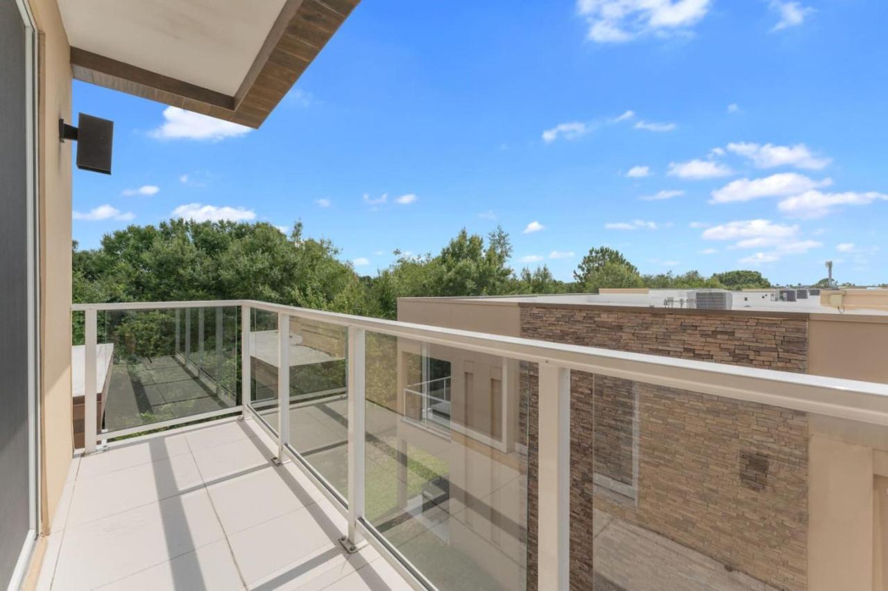 Luxury 4br Townhouse Next To 3175