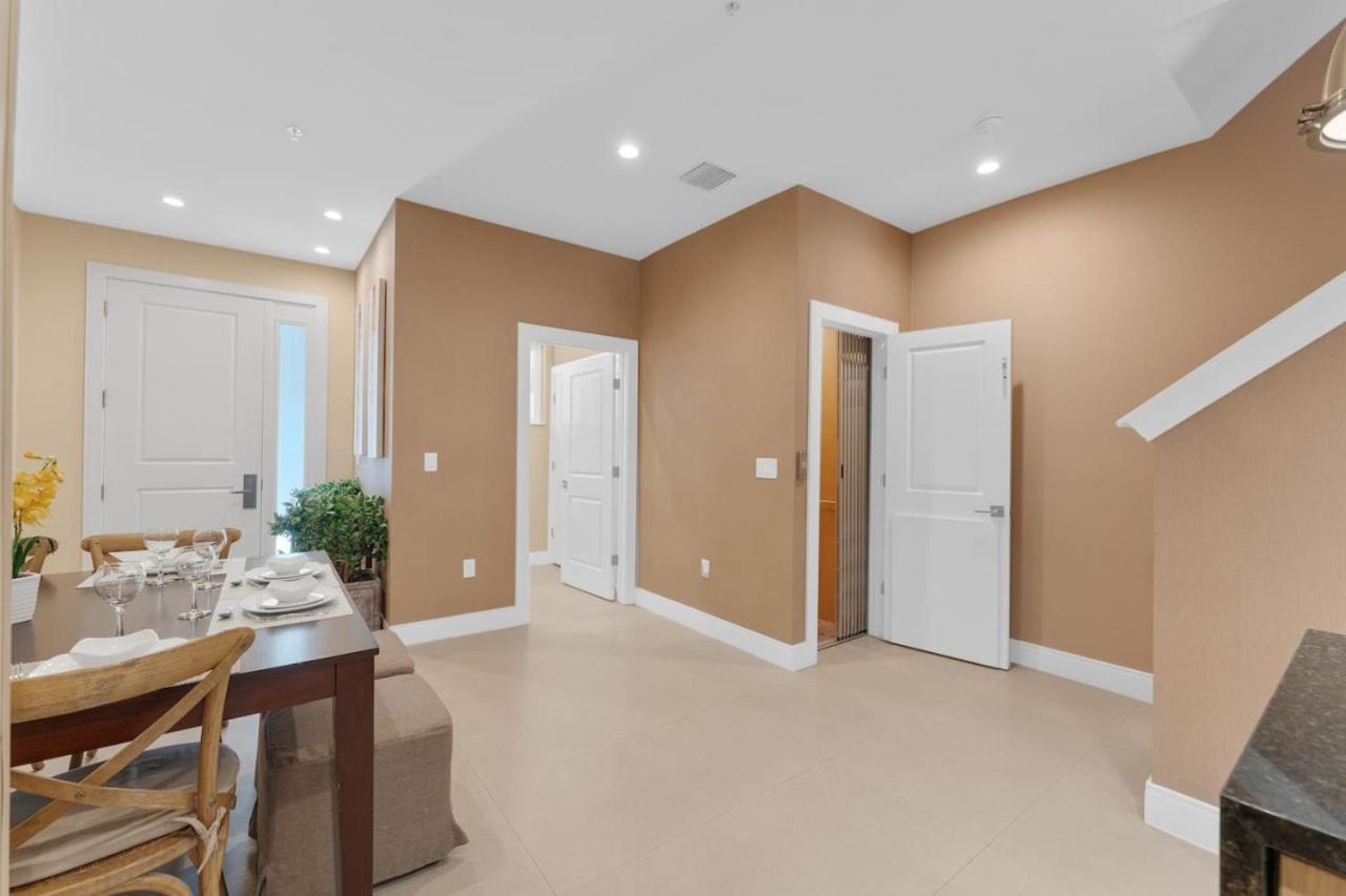 Luxury 4br Townhouse Next To 3175 *