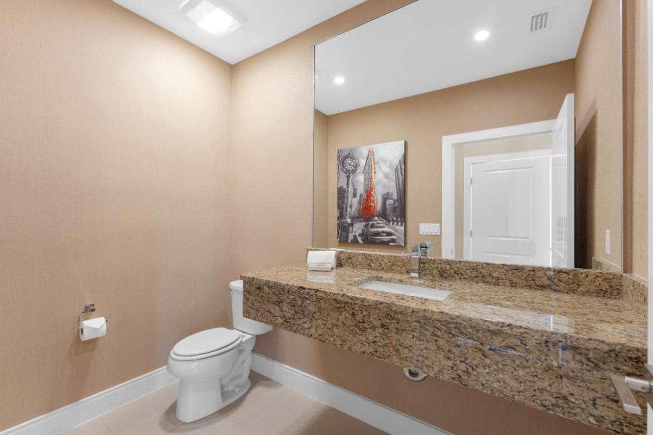 Luxury 4br Townhouse Next To 3201