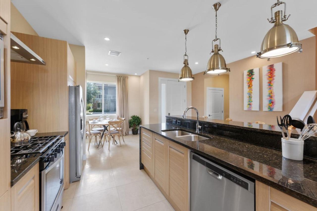 Luxury 4br Townhouse Next To 3201 *