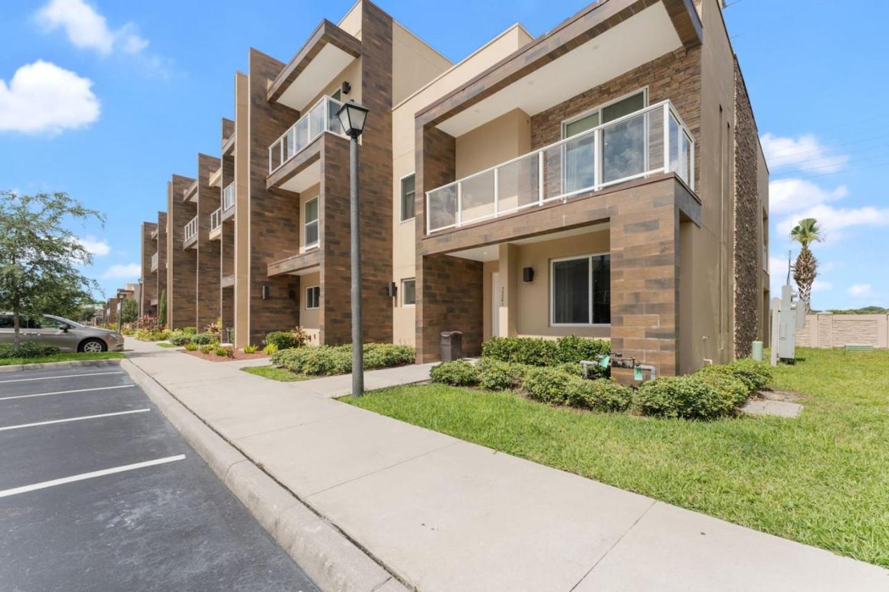 Luxury 4br Townhouse Next To 3201 Orlando