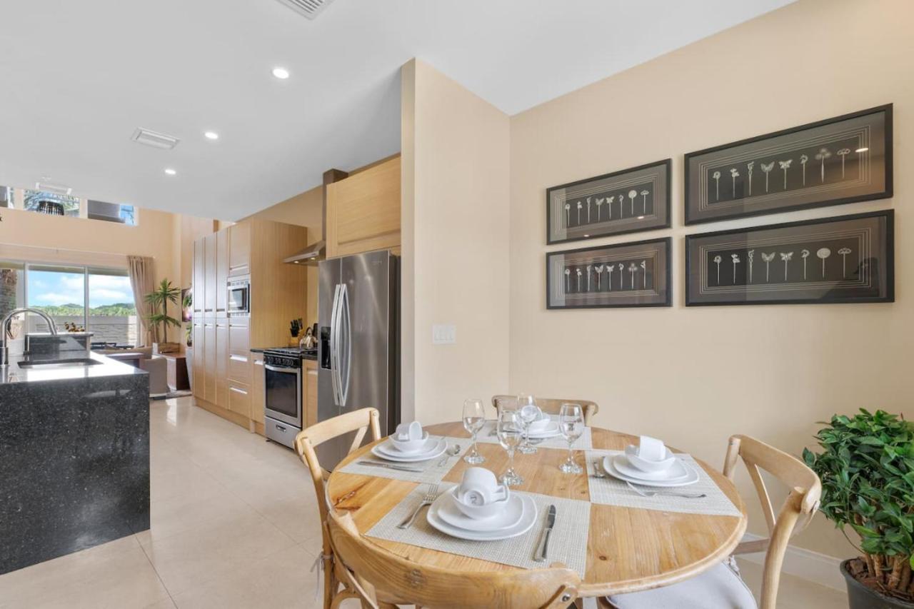 Luxury 4br Townhouse Next To 3201 Holiday home