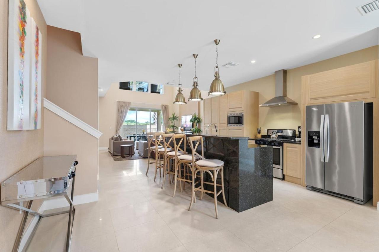 Luxury 4br Townhouse Next To 3201 *