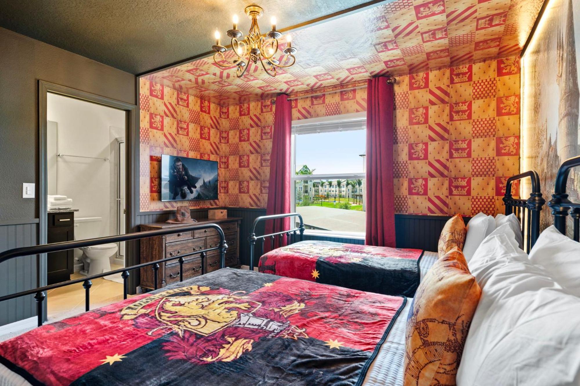 10 Bedrooms- 8 Bathrooms- Windsor Cay16267sk Orlando