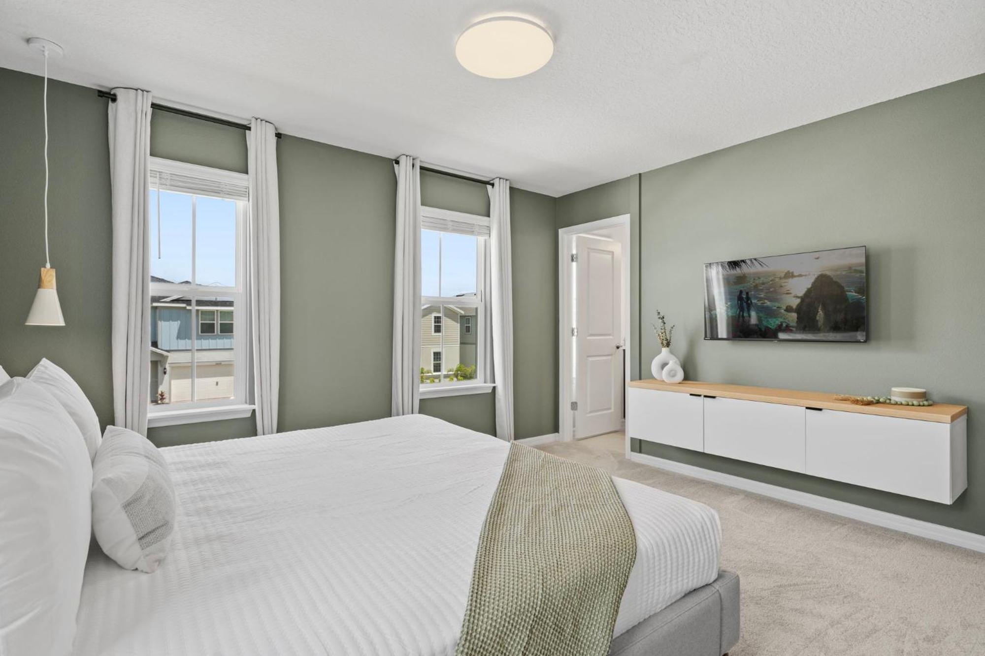 10 Bedrooms- 8 Bathrooms- Windsor Cay16267sk