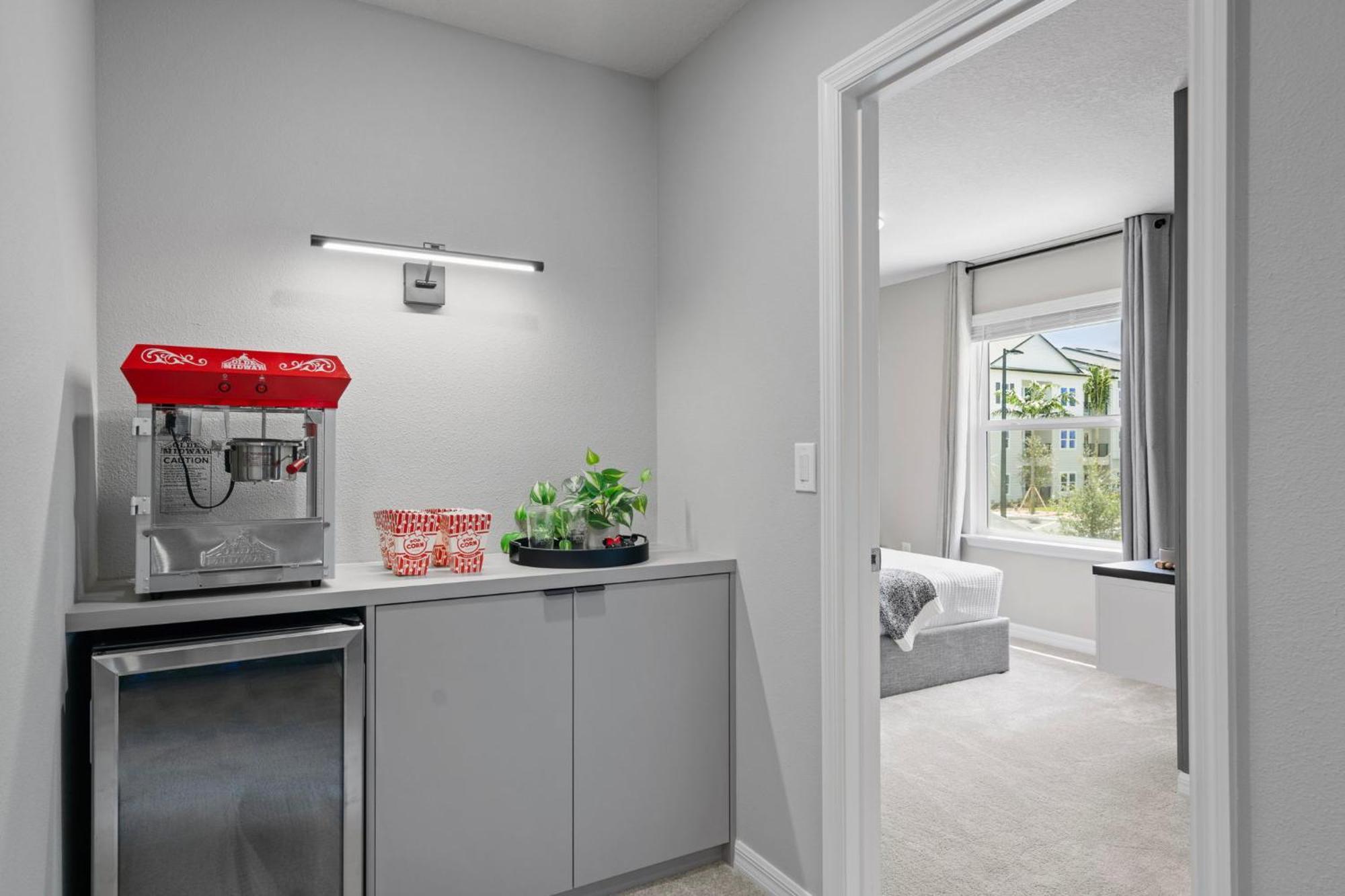 10 Bedrooms- 8 Bathrooms- Windsor Cay16267sk Holiday home *