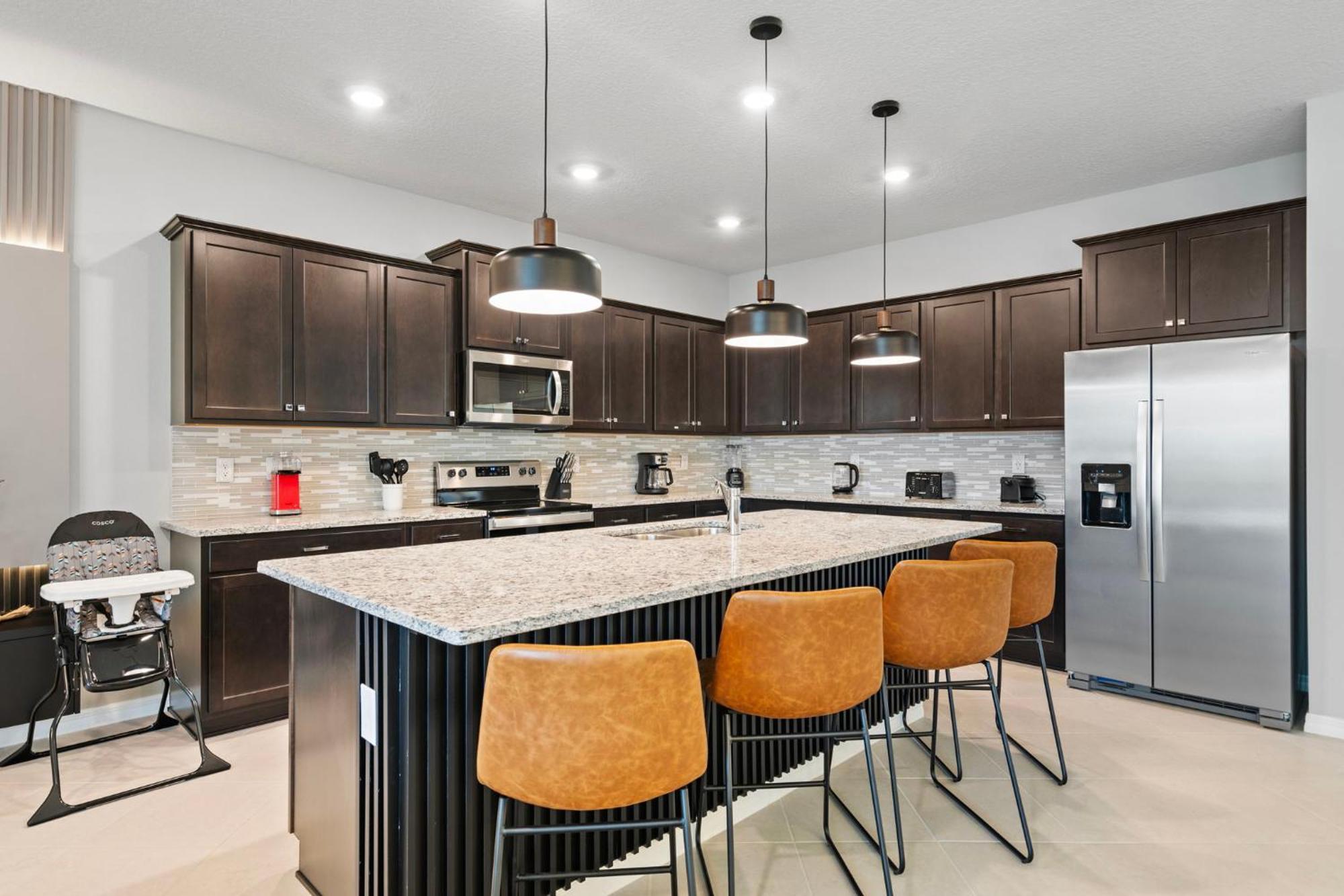 10 Bedrooms- 8 Bathrooms- Windsor Cay16267sk Holiday home *
