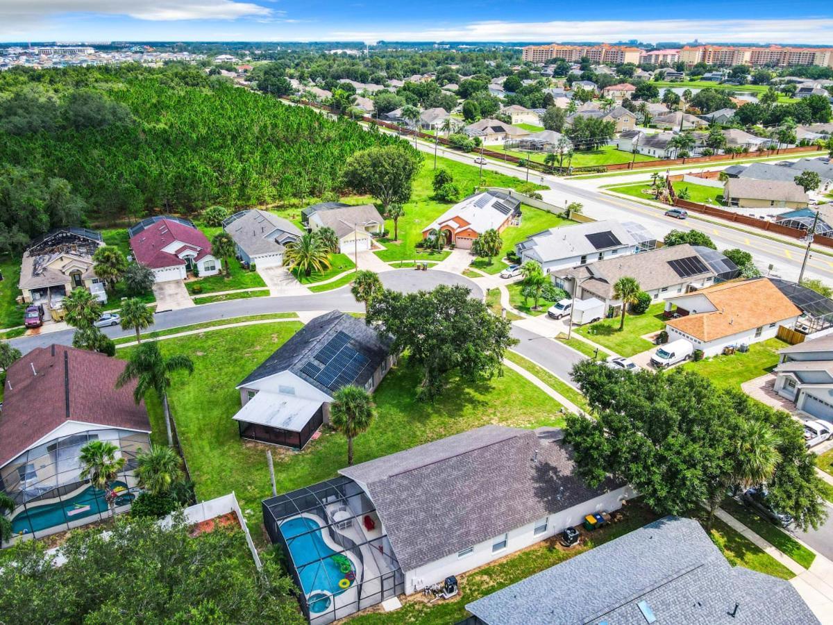 Dreamy 5br, 3bath Getaway, Pool, Spa, Near Holiday home