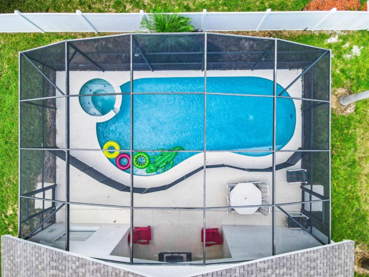 Dreamy 5br, 3bath Getaway, Pool, Spa, Near *