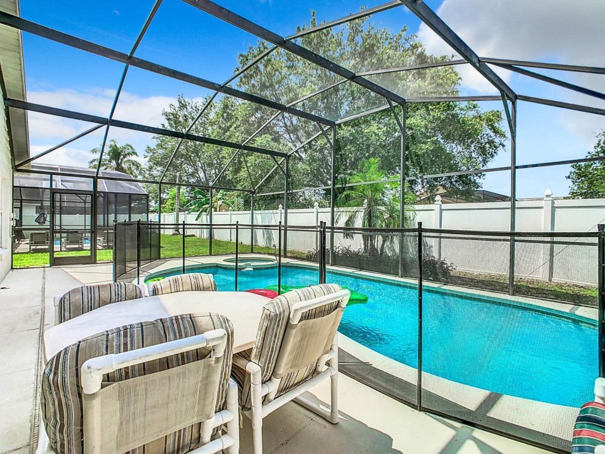Dreamy 5br, 3bath Getaway, Pool, Spa, Near Holiday home *
