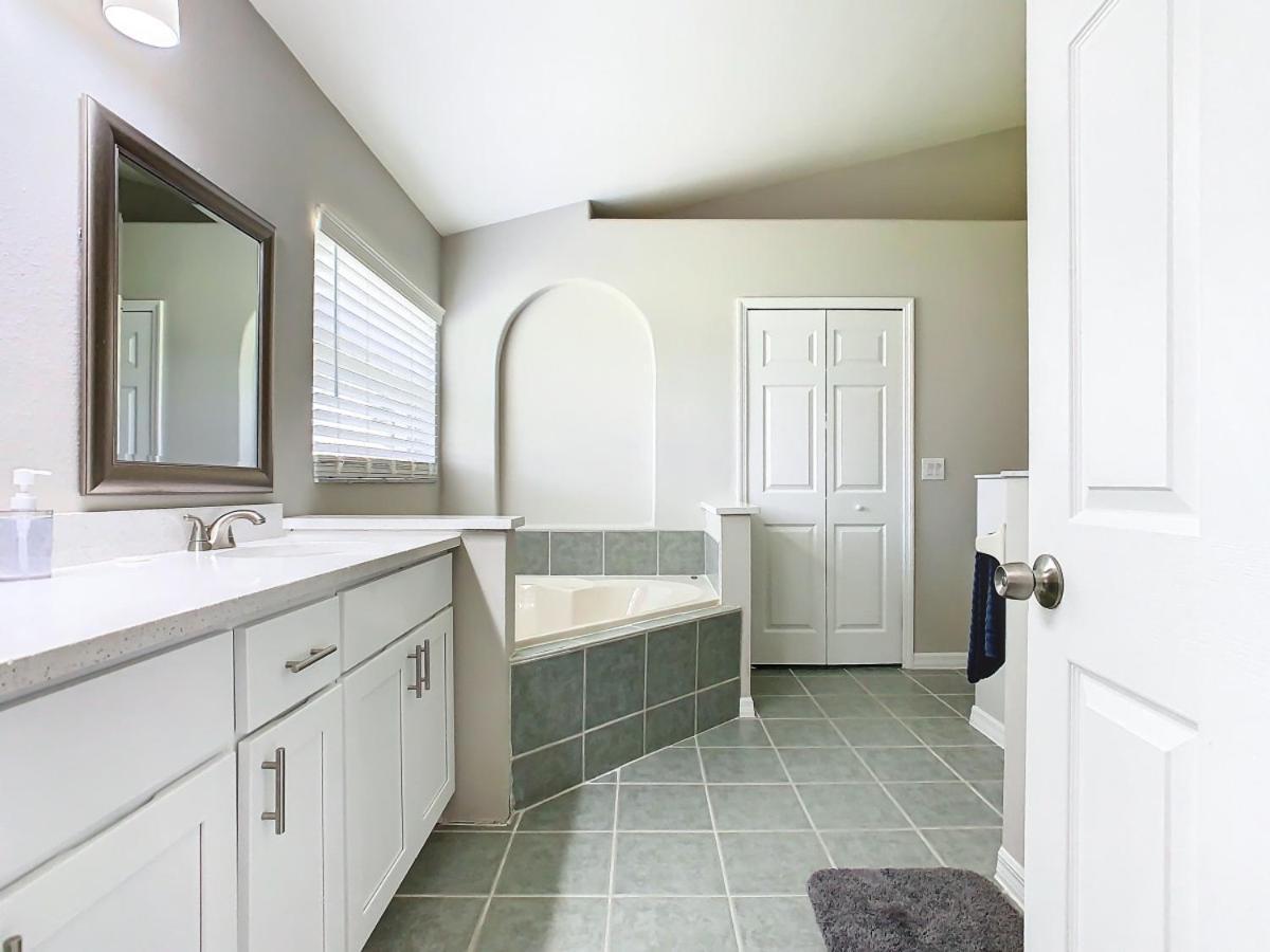Holiday home Dreamy 5br, 3bath Getaway, Pool, Spa, Near *