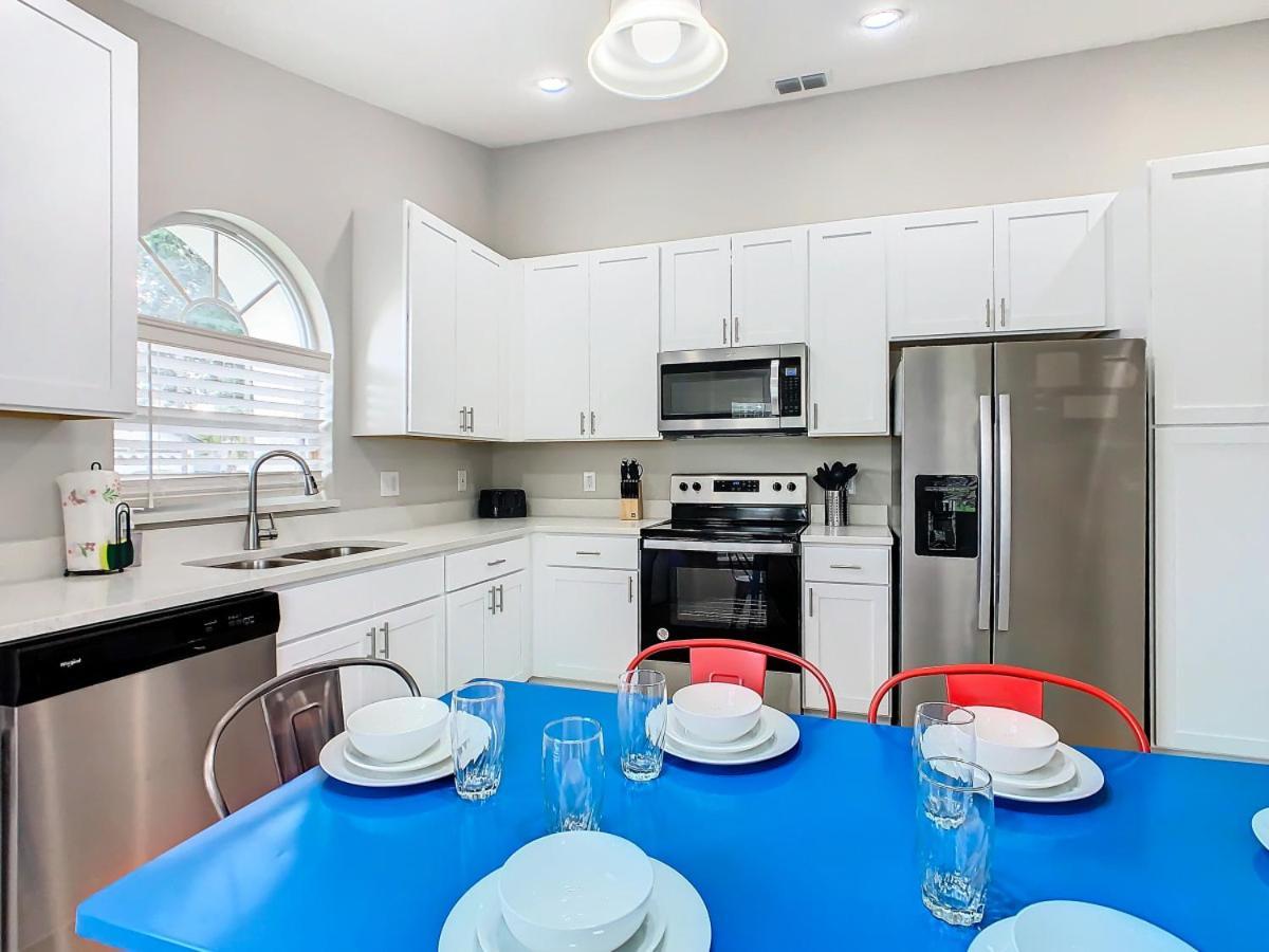 Dreamy 5br, 3bath Getaway, Pool, Spa, Near *
