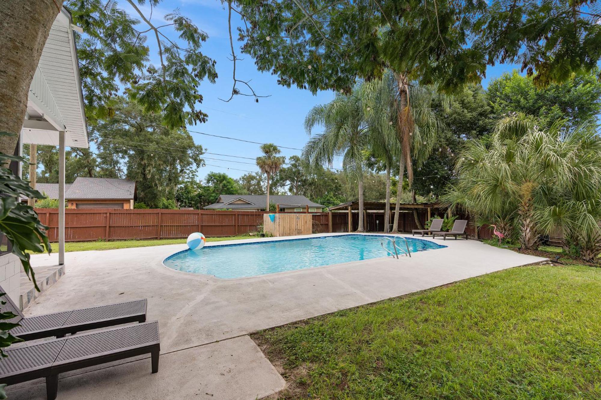 Holiday home Resort-style With A Heated Pool And A Huge Gated Yard Orlando