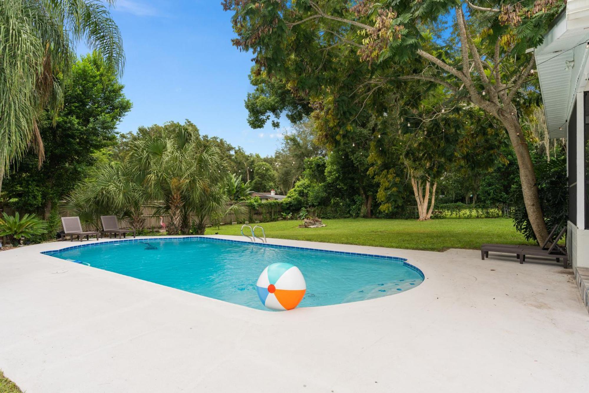 Resort-style With A Heated Pool And A Huge Gated Yard