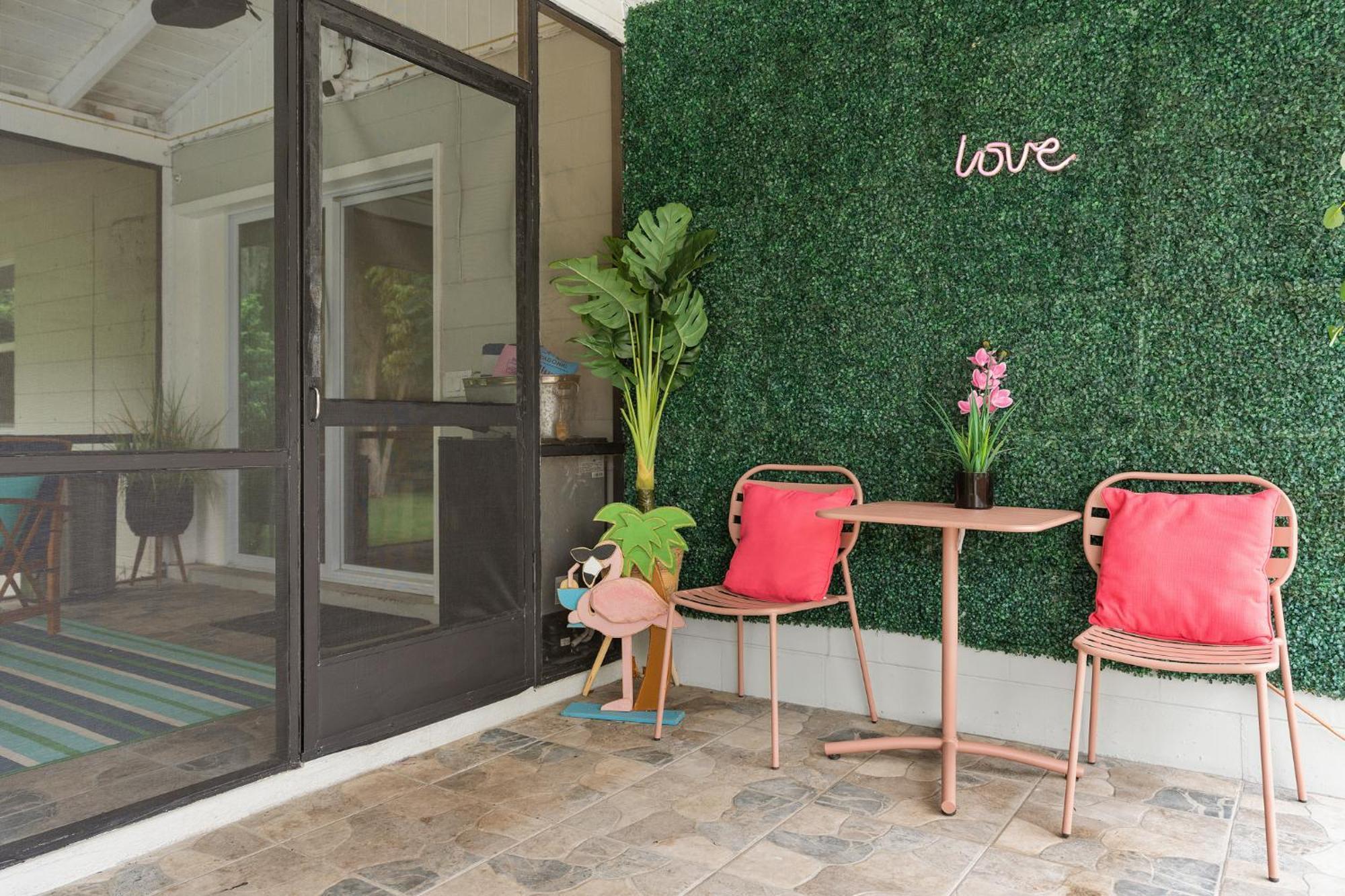 Resort-style With A Heated Pool And A Huge Gated Yard Holiday home